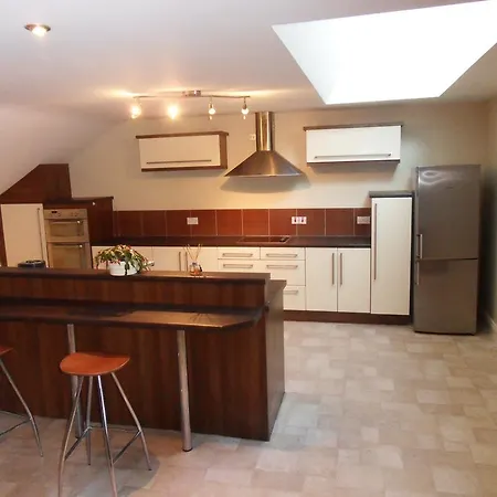 Ethan House קיל איירן